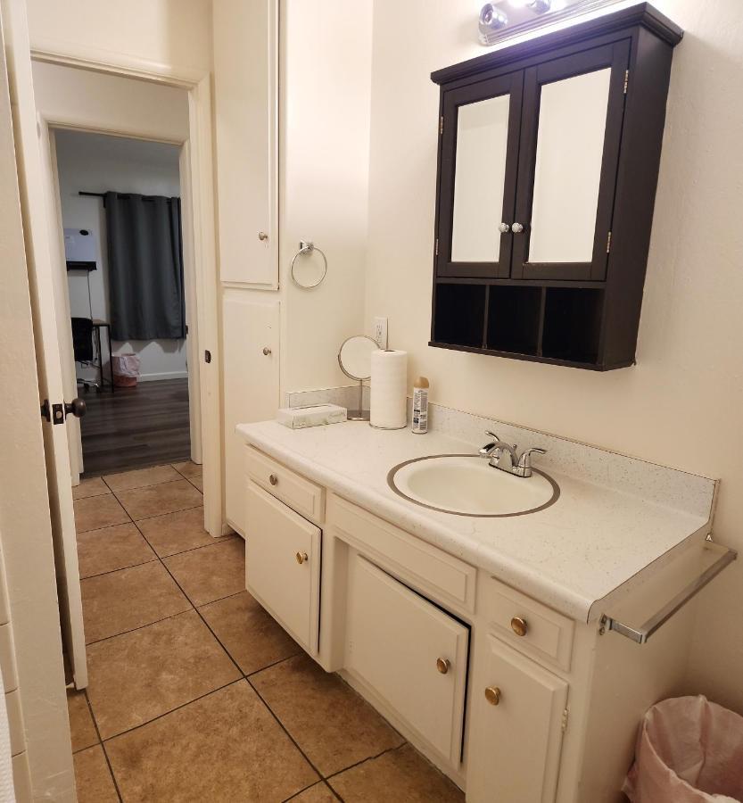 Centrally Located, 4X Queen, 300 Mbps Internet With Backyard! Hemet Exterior foto